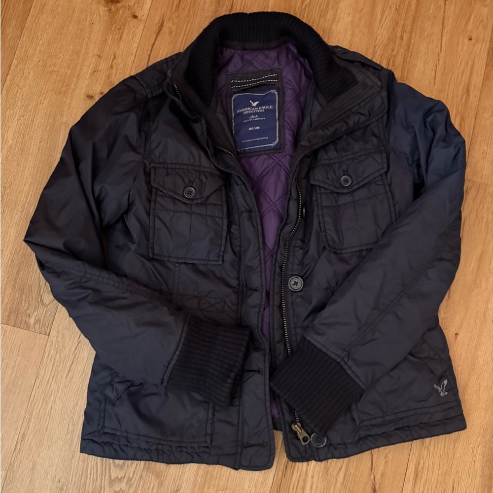 Dark blue American Eagle women’s thin puffer jacket